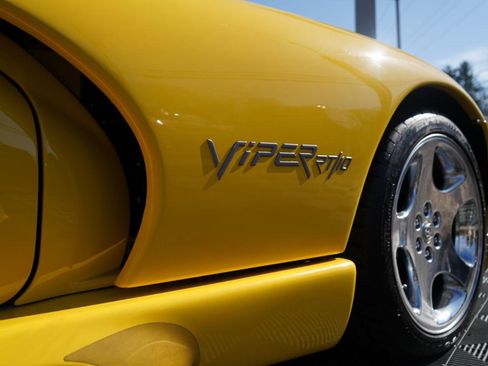 Used 1994 Dodge Viper RT/10 image 85
