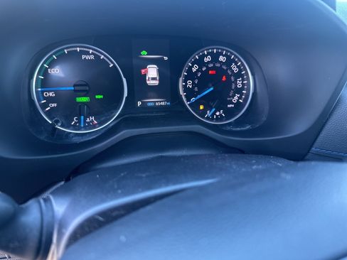 Used 2022 Toyota RAV4 SE image 9