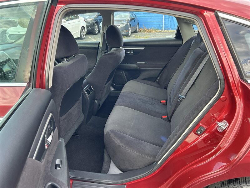 Used 2013 Nissan Altima 2.5 SV FWD image 10