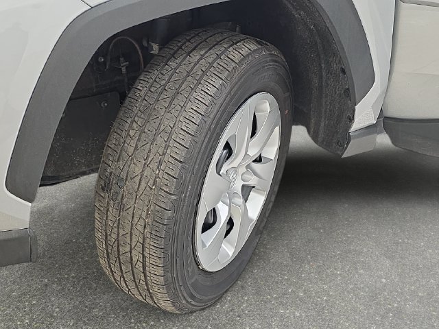 Certified 2025 Toyota RAV4 LE FWD image 28