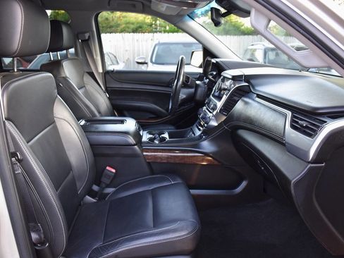 Used 2017 Chevrolet Tahoe LT w/ Luxury Package RWD image 18