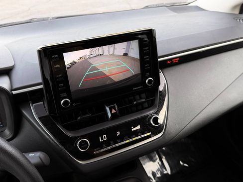 Used 2022 Toyota Corolla LE FWD image 33