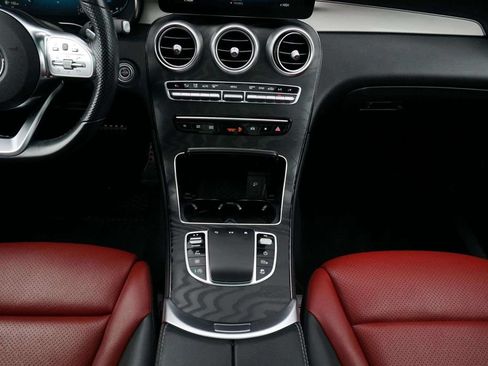 Used 2021 Mercedes-Benz GLC 300 4MATIC image 22