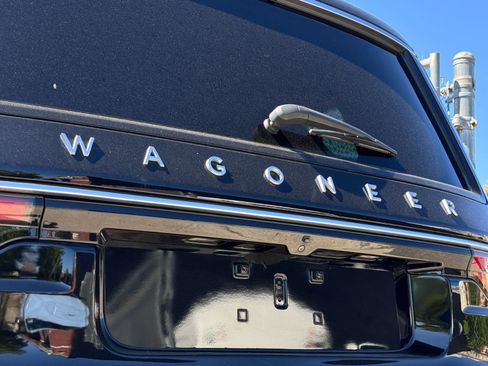 Used 2022 Jeep Wagoneer Series II image 7