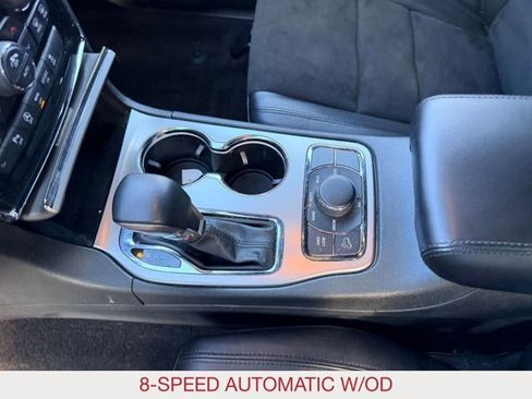 Certified 2022 Jeep Grand Cherokee Laredo X image 20