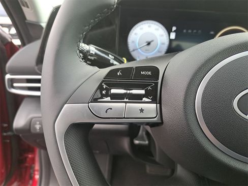 New 2024 Hyundai Elantra SEL w/ Convenience Package image 18