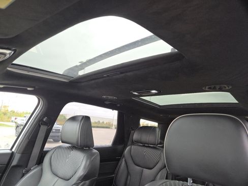 Used 2023 Hyundai Palisade Calligraphy image 4