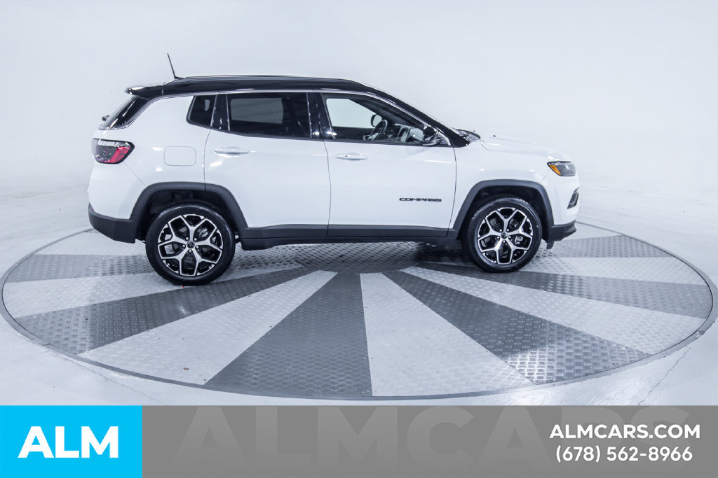 Used 2025 Jeep Compass Limited AWD/4WD image 10