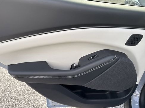 Used 2025 Ford Mustang Mach-E Premium image 21