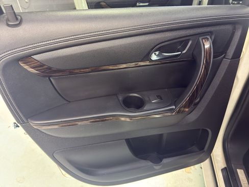 Used 2013 GMC Acadia Denali image 30