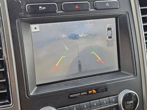 Used 2019 Ford Expedition Max XLT image 11