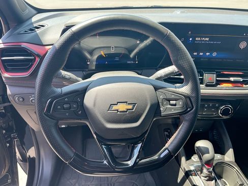 Used 2024 Chevrolet TrailBlazer RS w/ Driver Confidence Package FWD image 11