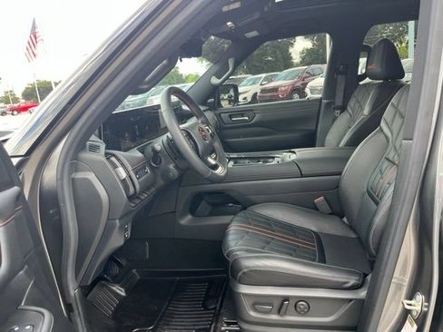 Used 2025 Nissan Armada PRO-4X w/ Pro-4X Premium Package AWD/4WD image 16