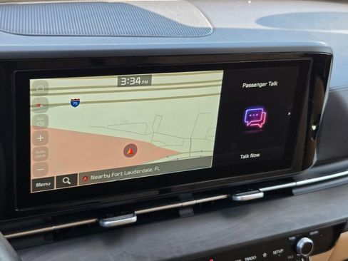 Used 2023 Kia Carnival EX image 19