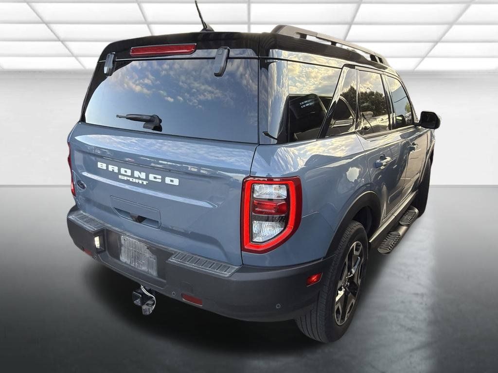 Used 2024 Ford Bronco Sport Outer Banks w/ Tech Package AWD/4WD image 2