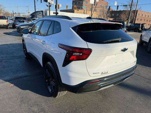 Used 2025 Chevrolet Trax ACTIV w/ Sunroof Package image 7