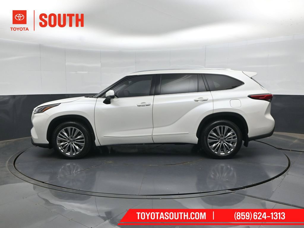 Used 2021 Toyota Highlander Platinum AWD/4WD image 7