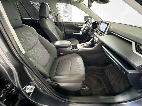 Used 2025 Toyota RAV4 XLE w/ Convenience Package FWD image 31