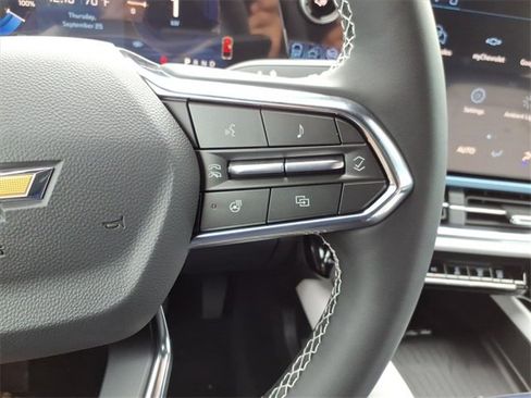 New 2026 Chevrolet Equinox EV LT image 14