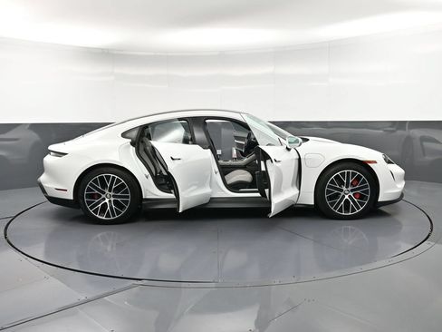 Certified 2020 Porsche Taycan 4S AWD/4WD image 33