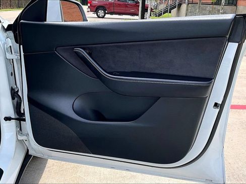 Used 2022 Tesla Model Y Performance AWD/4WD image 25