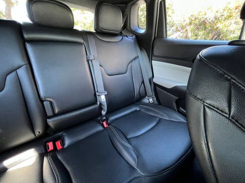 Used 2025 Jeep Compass Limited AWD/4WD image 38