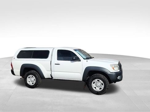 Used 2014 Toyota Tacoma Base image 3