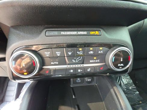 Used 2022 Ford Escape SEL w/ Technology Package AWD/4WD image 17