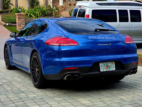 Used 2015 Porsche Panamera S image 33