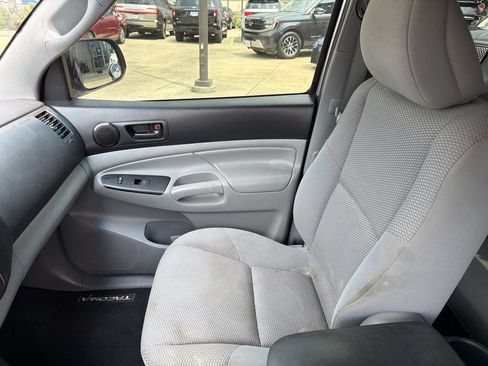 Used 2014 Toyota Tacoma PreRunner RWD image 15