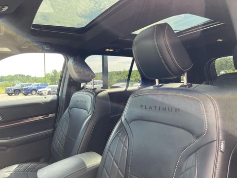 Used 2018 Ford Explorer Platinum AWD/4WD image 38
