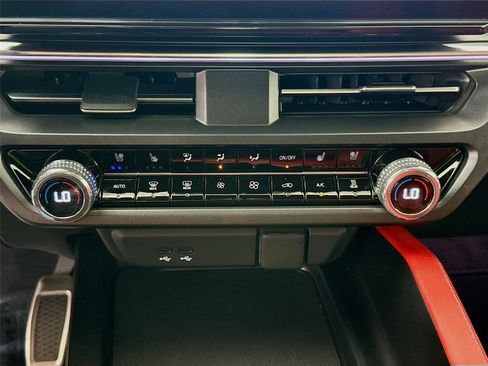 Used 2024 Acura ZDX A-Spec image 16