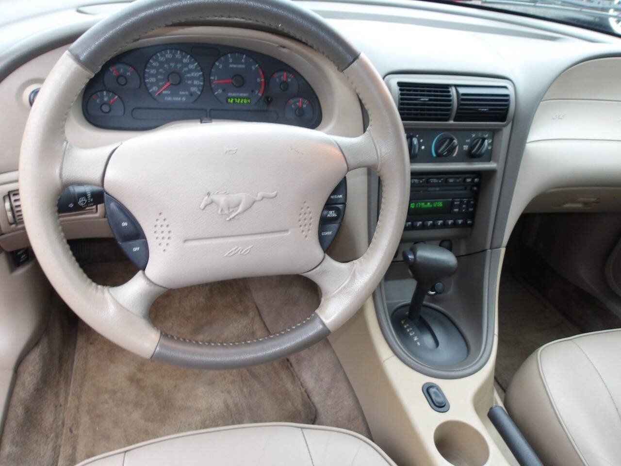 Used 2003 Ford Mustang Convertible RWD image 12