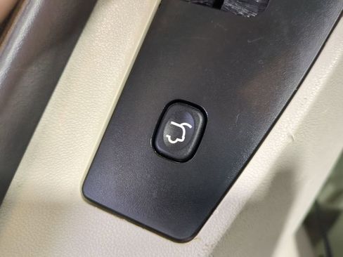 Used 2019 Dodge Grand Caravan SXT FWD image 15