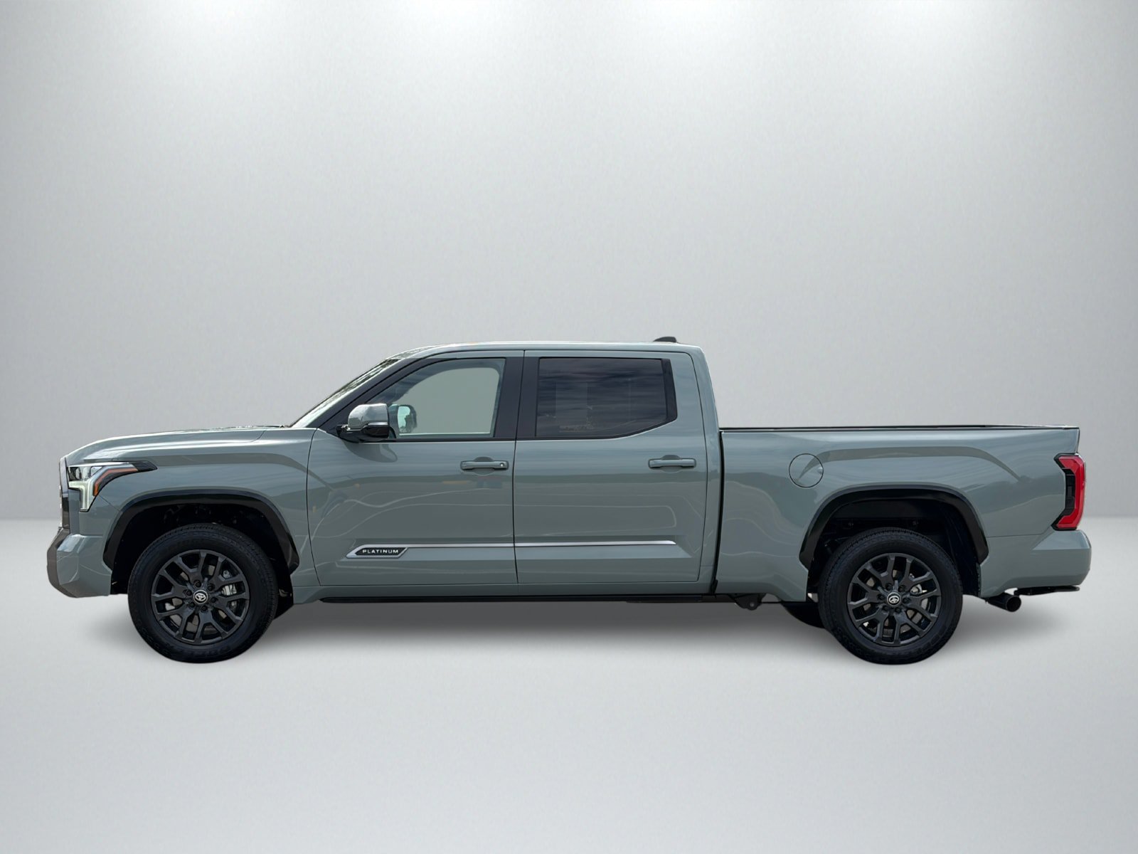 Used 2026 Toyota Tundra Platinum AWD/4WD image 2