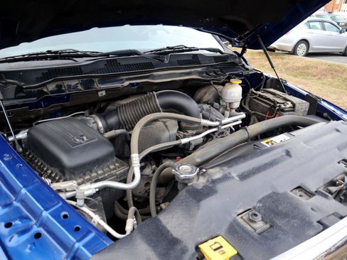 Used 2019 RAM 1500 Classic SLT image 32