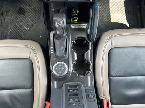 Used 2023 Ford Bronco Wildtrak AWD/4WD image 21