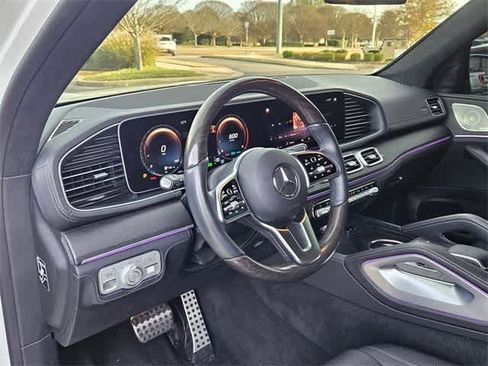 Used 2023 Mercedes-Benz GLS 580 GLS 580 image 9