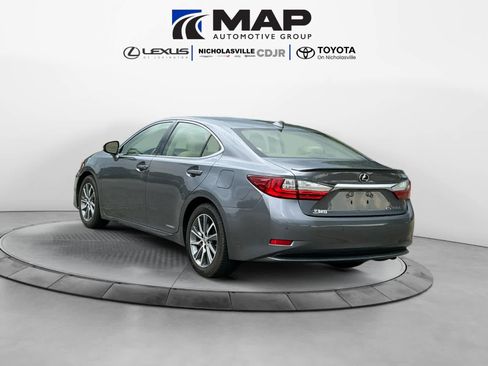 Used 2016 Lexus ES 300h w/ Luxury Package w/Wood Trim FWD image 3