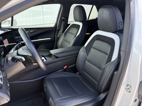 Used 2024 Chevrolet Blazer EV LT AWD/4WD image 11