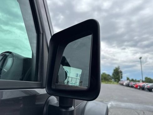 Used 2018 Jeep Wrangler Unlimited Sport S AWD/4WD image 12