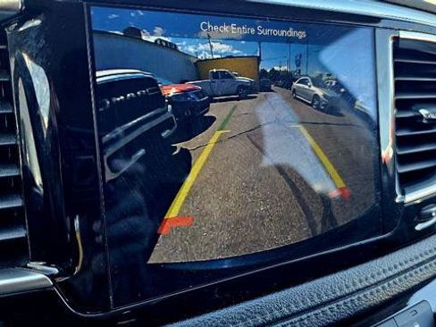 Used 2019 Chrysler Pacifica Limited FWD image 18