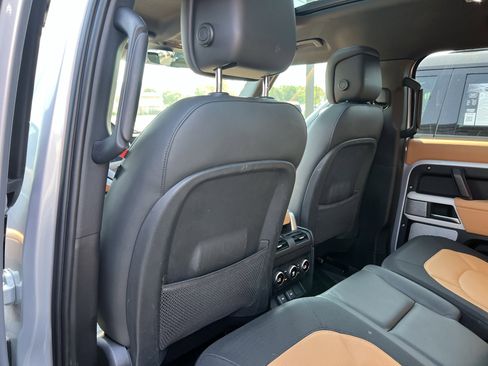 Certified 2023 Land Rover Defender 130 X-Dynamic SE AWD/4WD image 35