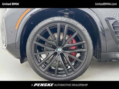 Used 2024 BMW X5 sDrive40i w/ M Sport Package RWD image 2