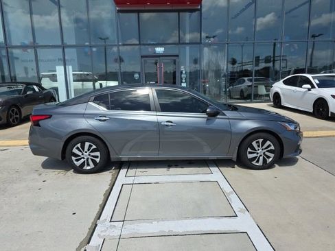 Used 2021 Nissan Altima 2.5 S FWD image 3