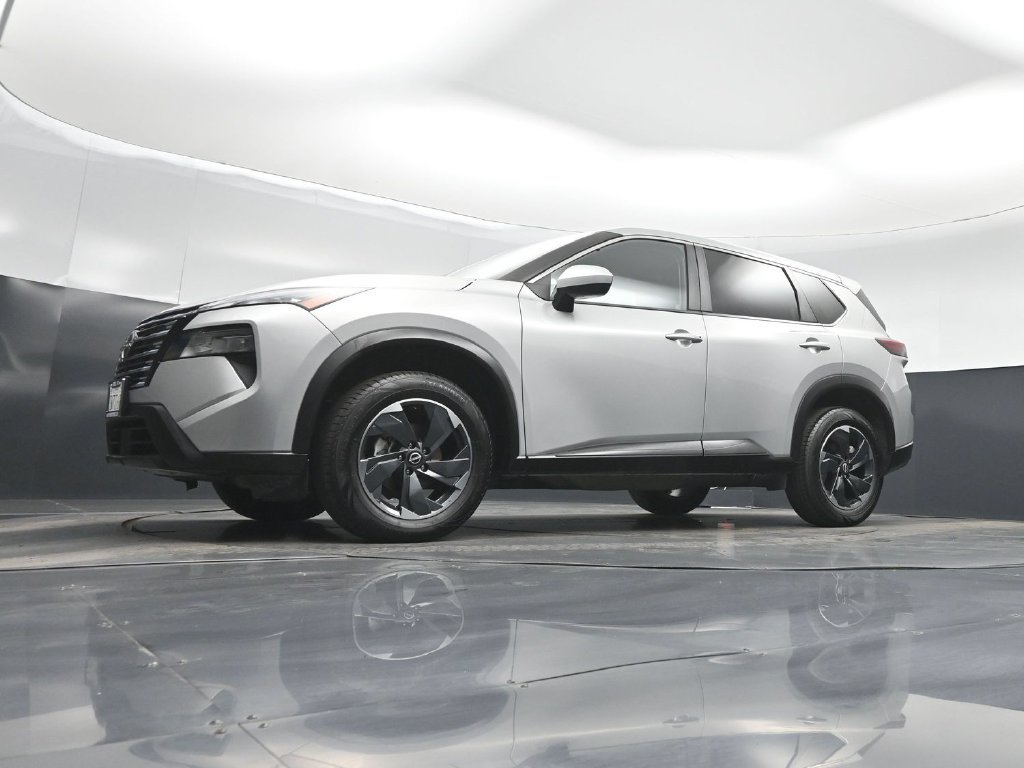 Used 2024 Nissan Rogue SV AWD/4WD image 43