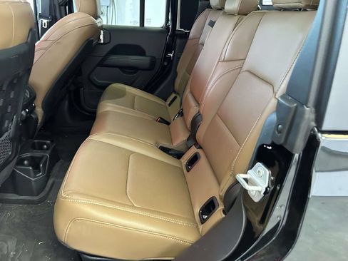 Used 2022 Jeep Gladiator Rubicon AWD/4WD image 19