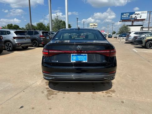 Used 2026 Volkswagen Jetta SEL FWD image 6