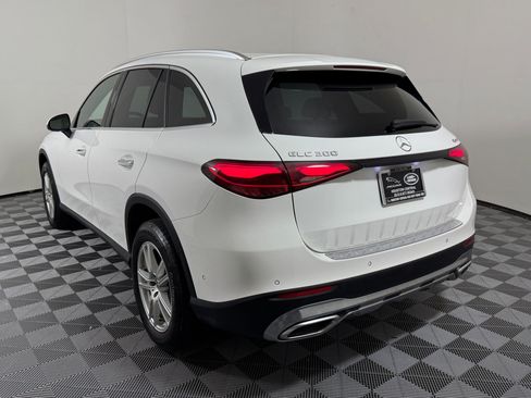 Used 2023 Mercedes-Benz GLC 300 4MATIC image 3