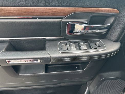 Used 2014 RAM 1500 Laramie w/ Convenience Group image 9